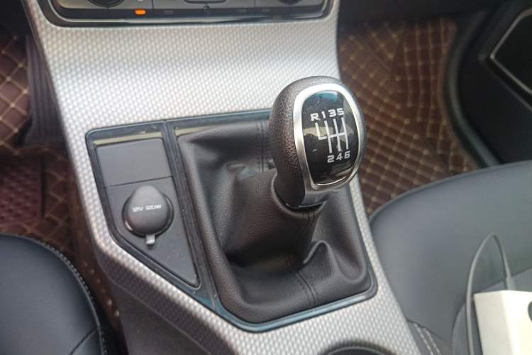 Used Geely Auto Emgrand GS 2016 Elegant Edition 1.8L Manual LingShang Model Gear Lever