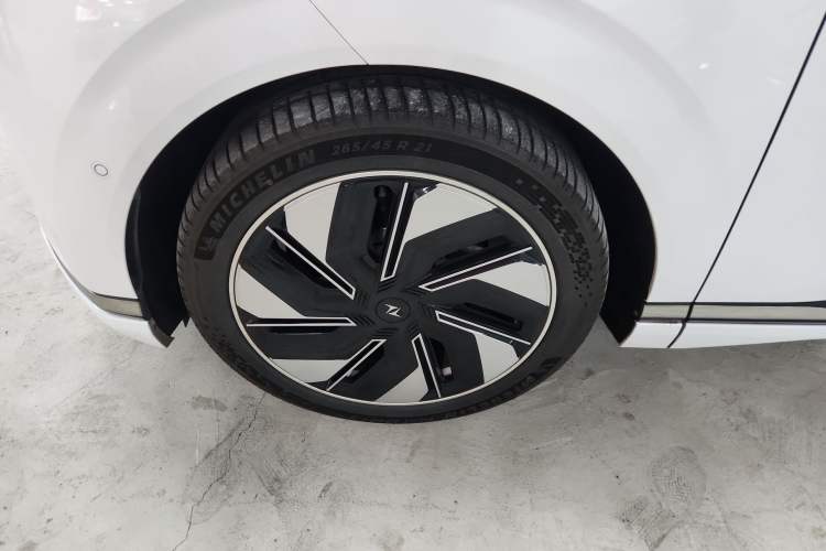 Used Dongfeng eπ eπ008 2025 210 Ultra Range-Extended Version 5 Seats