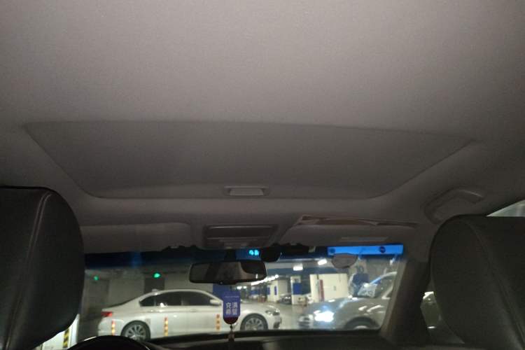 Used Honda Crosstour 2012 2.4L Luxury Edition Headliner