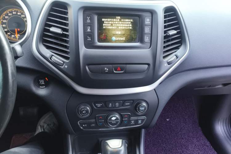 Used Jeep Cherokee 2016 2.4L Leading Edition