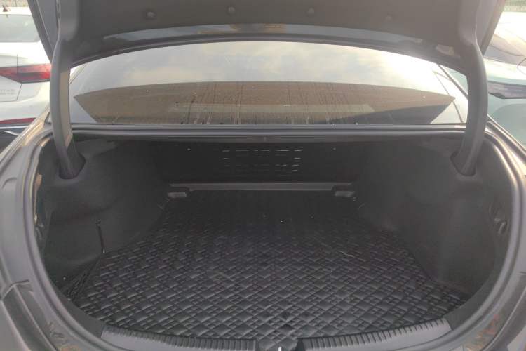 Used Mercedes-Benz C-Class 2023 Restyled C 260 L Sport Edition Trunk