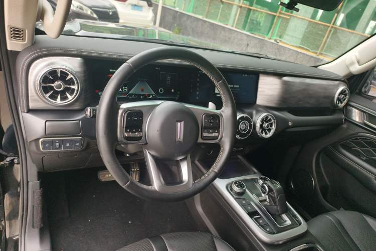 Used Tank 300 2021 Off-Road Edition 2.0T Conqueror Center Console