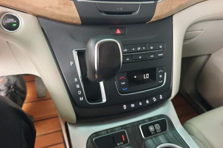 Used Buick GL8 2017 ES 28T Comfort Model China V Standard