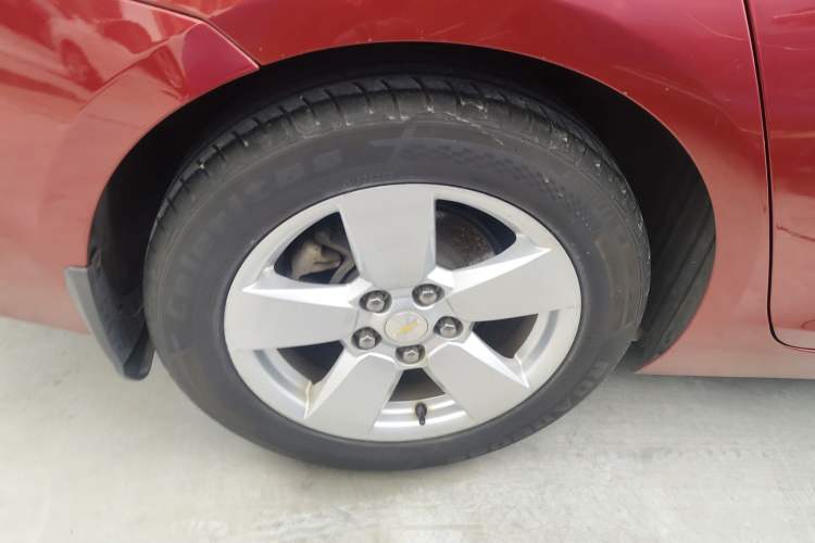 Used Chevrolet Malibu 2014 2.0L Automatic Comfort Edition Right Rear Wheel Hub