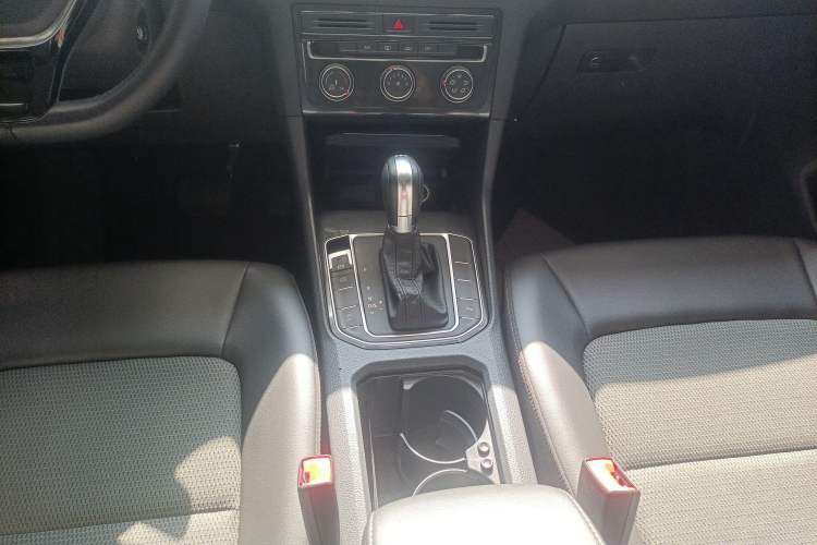 Used Volkswagen Golf Sportsvan 2016 230TSI Automatic Trend Edition
