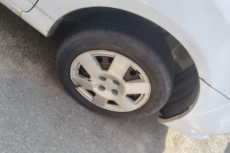 Used BYD F3 2015 Energy-Efficient Model 1.5L Manual Comfort Edition Right Front Wheel Hub