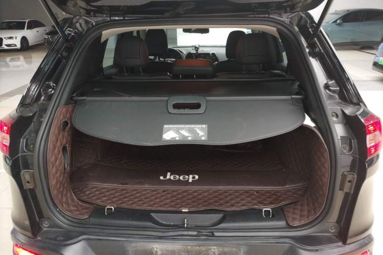 Used Jeep Cherokee 2017 2.0L Superior Edition