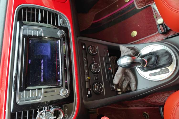 Used Volkswagen Beetle 2015 180TSI model
