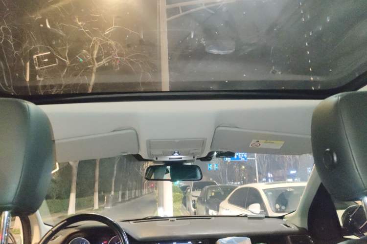 Used Land Rover Discovery Sport 2018 240 PS SE Version