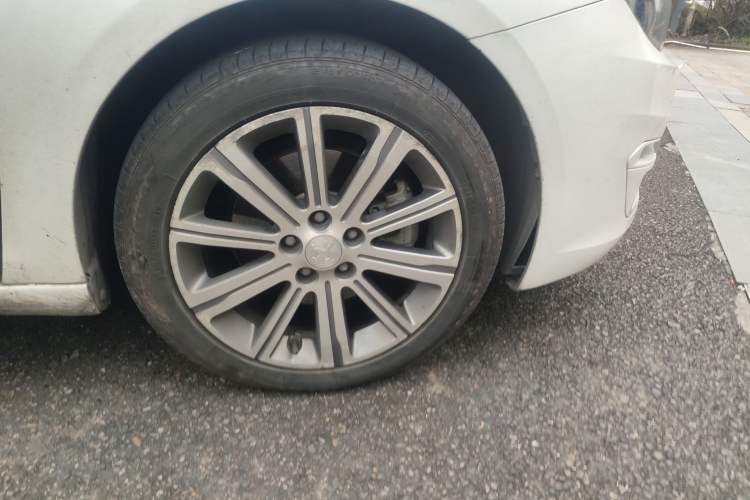 Used Peugeot 408 2016 1.6T Automatic Luxury Edition Right Front Wheel Hub