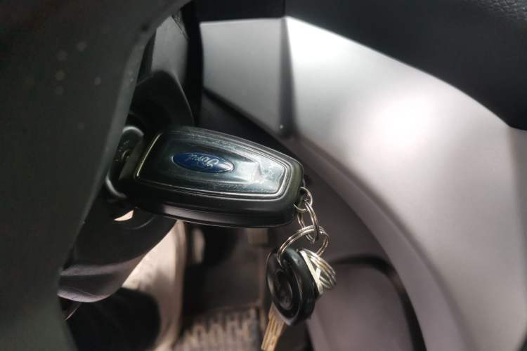 Used Ford Kuga 2013 1.6L GTDi Two-Wheel-Drive Trend Model
