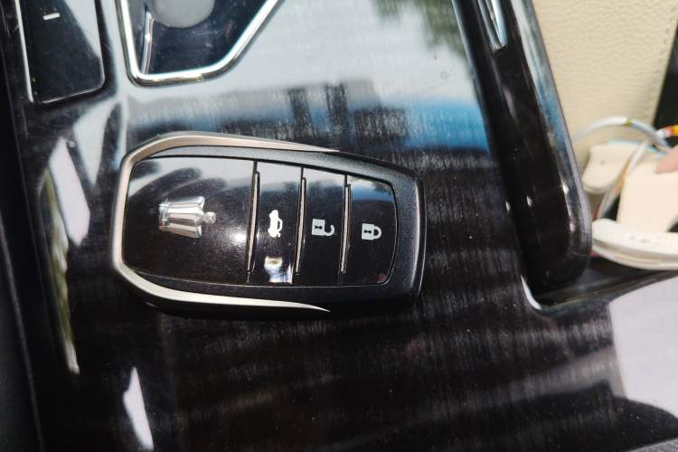 Used Toyota Crown 2015 2.0T Luxury Edition Vehicle Key