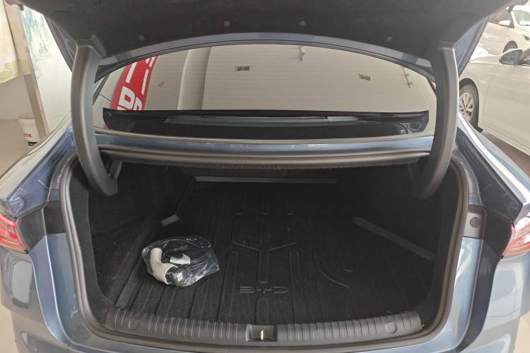 Used BYD Seal 06 New Energy 2025 DM-i Smart Drive 80KM Luxury Model Trunk