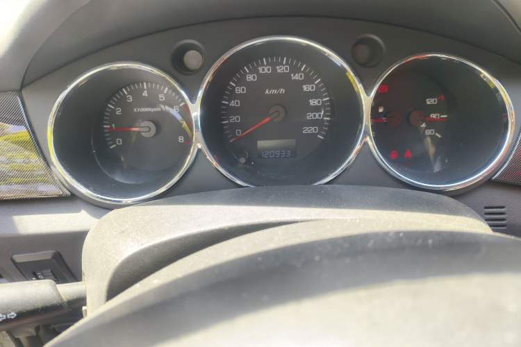 Used Dongfeng Aeolus H30 2013 CROSS 1.6L Manual Zunyi Model Odometer Close Up