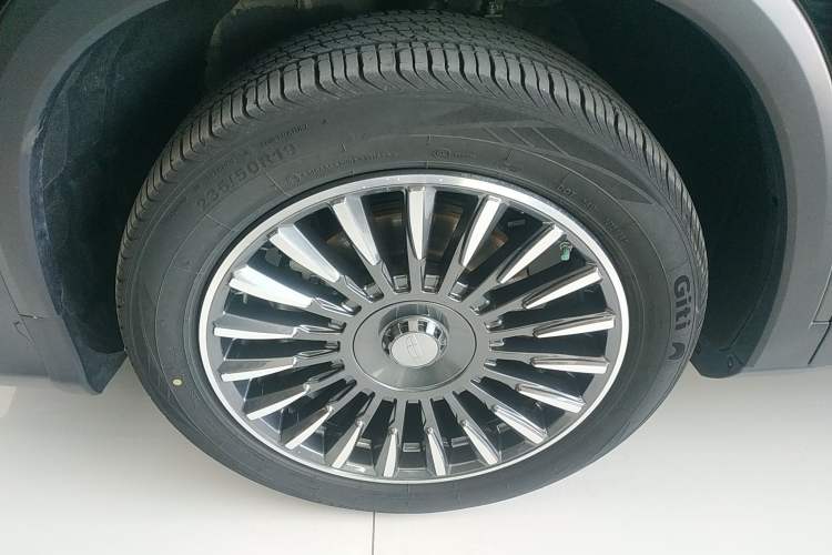 Used Geely Auto Haoyue L 2025 2.0T DCT Luxury Edition Left Front Wheel Hub