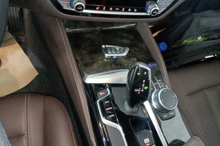 Used BMW 5 Series 2020 525Li M Sport Package
