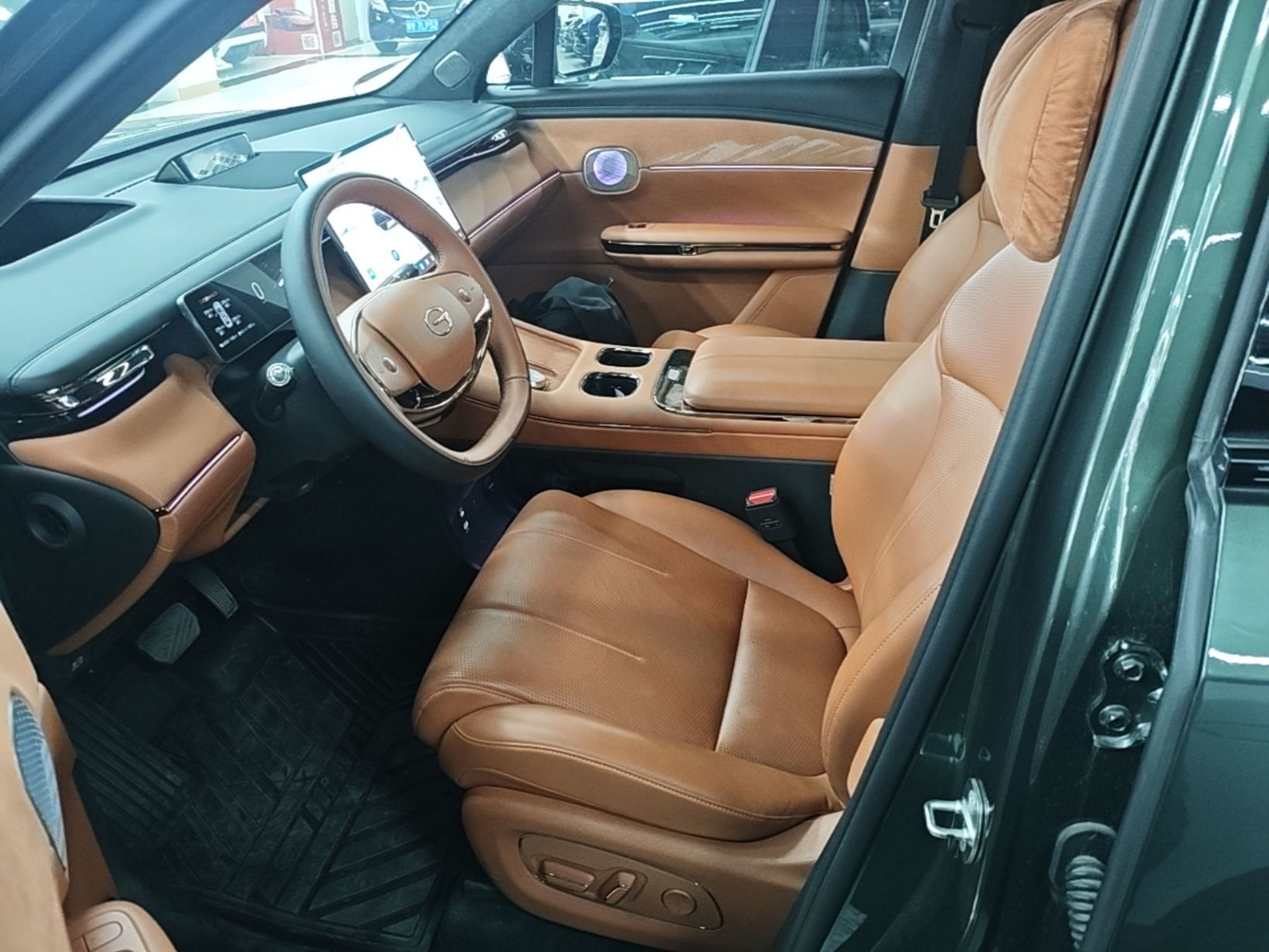 Переднее сиденье в автомобиле