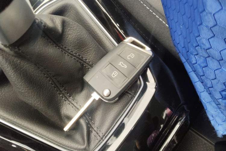 Used Volkswagen Tharu 2025 NewRui 300TSI Prestige Edition
