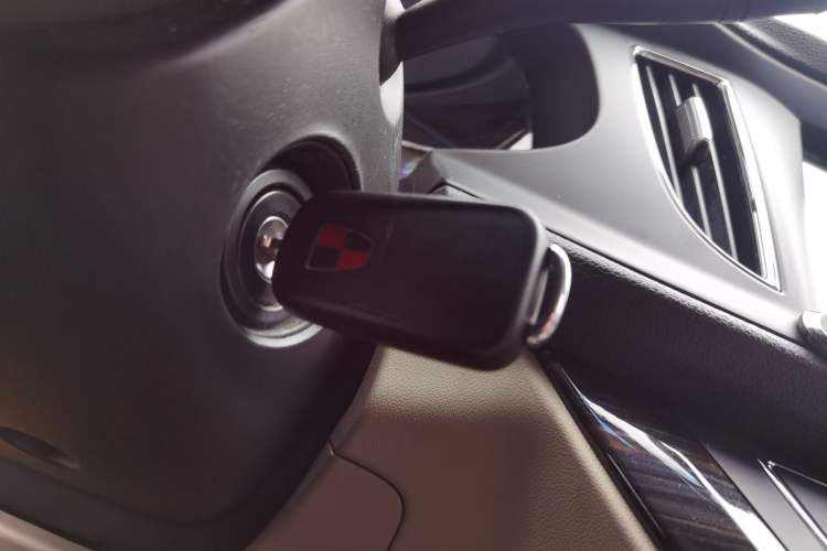 Used Roewe 360 2015 20T TST Deluxe Edition
