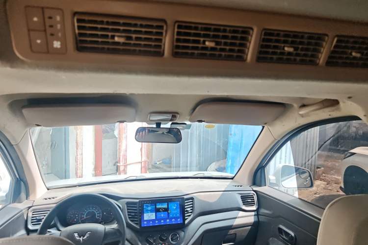 Used Wuling Hongguang V 2019 1.5L Enjoyment Version China VI LAR