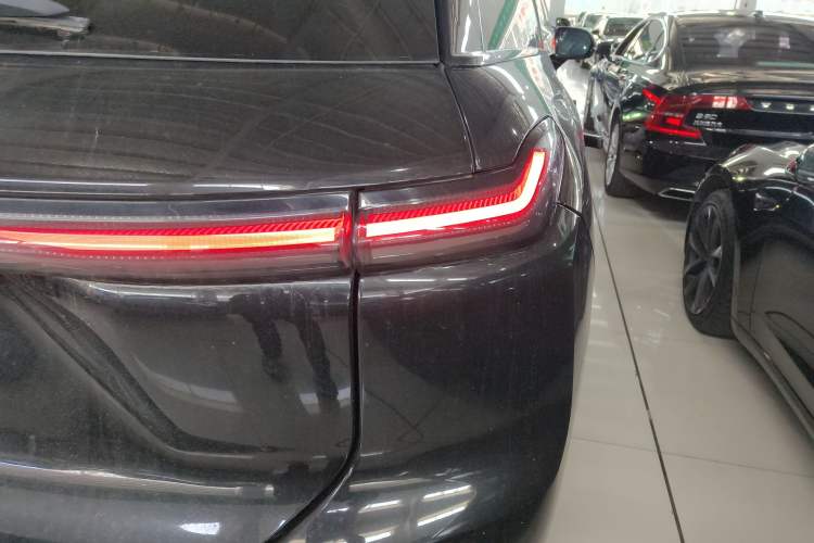 Used Nio ES7 2022 75 kWh Right Rear Taillight