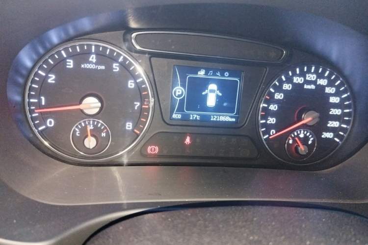 Used Kia Sorento 2016 Sorento L 2.4L Gasoline 4WD Custom Edition 5 Seats China V Emission Standard Odometer Close Up