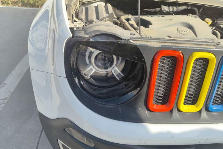 Used Jeep Renegade 2017 180T Automatic High-Energy Version Right Front Headlight