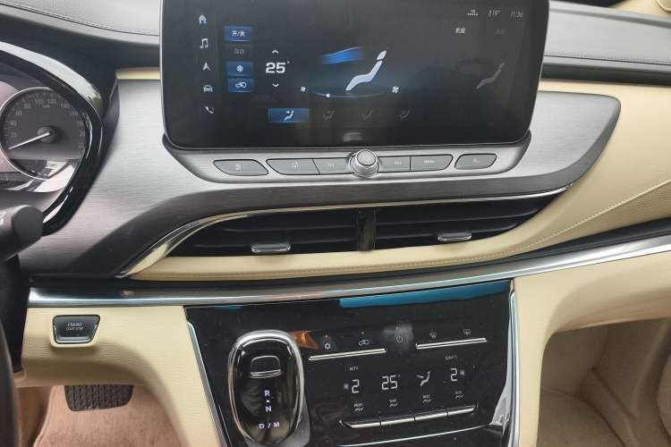 Used Buick GL8 2023 Facelifted Land Cruiser Executive Luxury Version