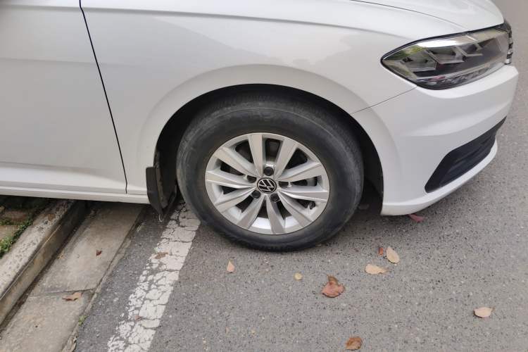 Used Volkswagen Lavida 2021 1.5L Automatic Fashion Edition Right Front Wheel Hub