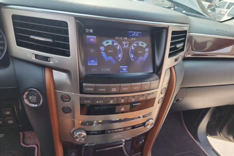 Used Lexus LX 2013 570
