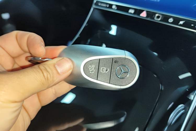 Used Mercedes-Benz GLC 2023 GLC 260 L 4MATIC Dynamic Edition 5-seater Interior 1