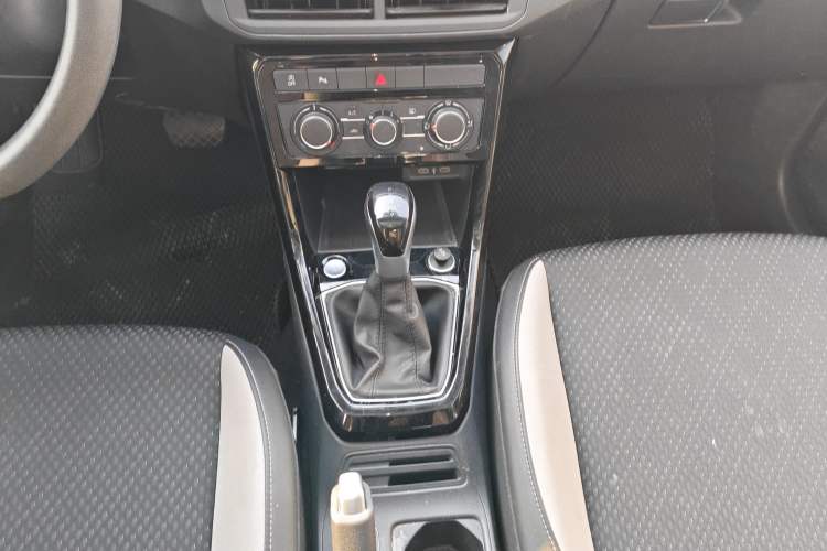 Used Volkswagen Tacqua 2023 200TSI DSG Joy-Connect Edition