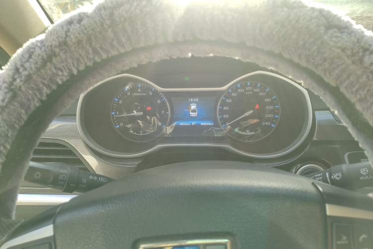 Used Geely Auto Emgrand 2016 Sedan 1.5L CVT Upward Version
