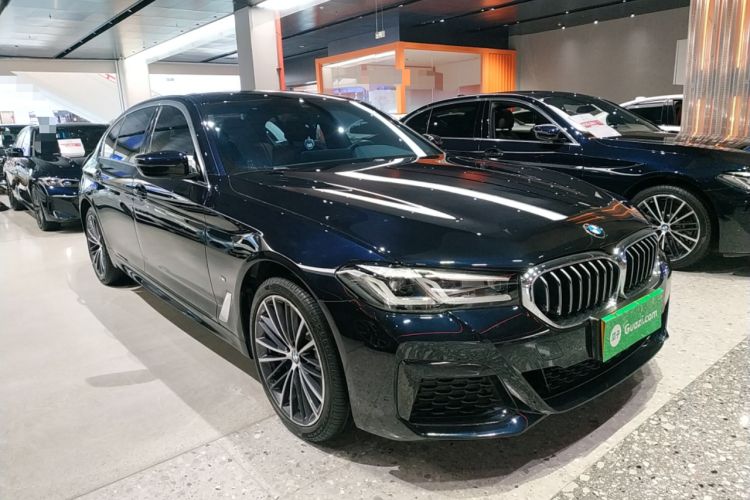 Used BMW 5 Series 2022 Second Facelift 530Li Leading Edition M Sport Package Front Right 45 Deg