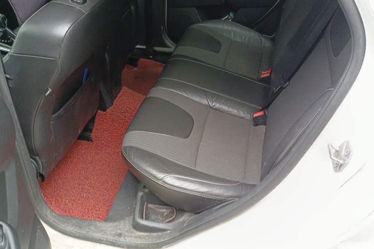 Used Ford Focus 2012 Sedan 1.6L Manual Fashion Edition
