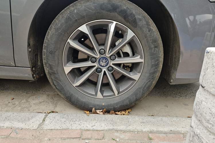 Used BYD Qin PLUS 2024 HONOR Edition DM-i 55KM Leading Model Right Front Wheel Hub