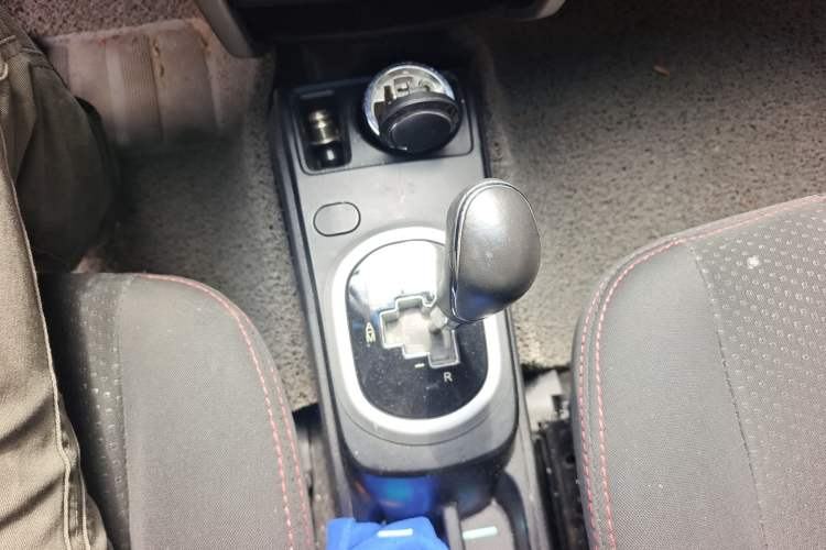 Used CHANGAN CX20 2014 1.4L IMT Sunroof Navigation Version China IV Standard
