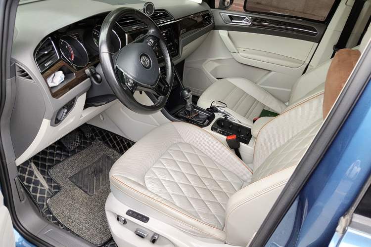 Used Volkswagen Touran 2016 Volkswagen Touran L 280TSI DSG Comfort Edition