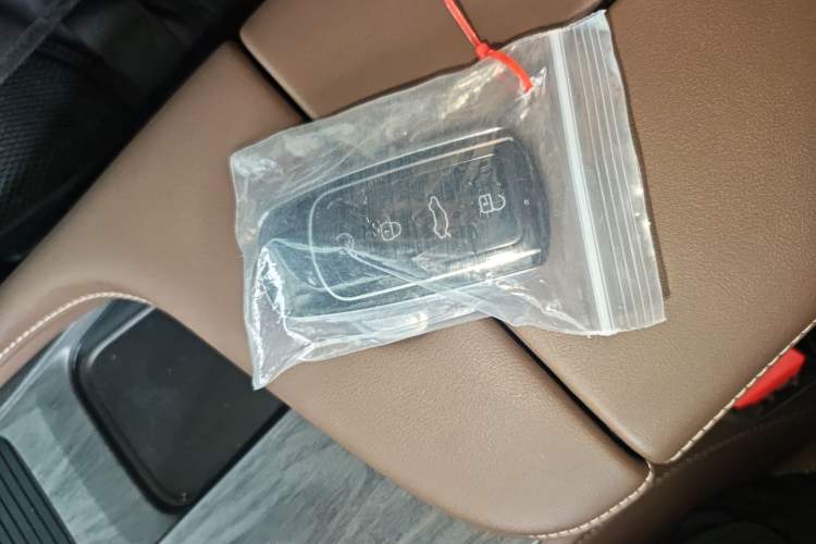 Used Chery Arrizo 8 2023 High-Performance Edition 2.0T DCT Powerfully Equipped Interior 1