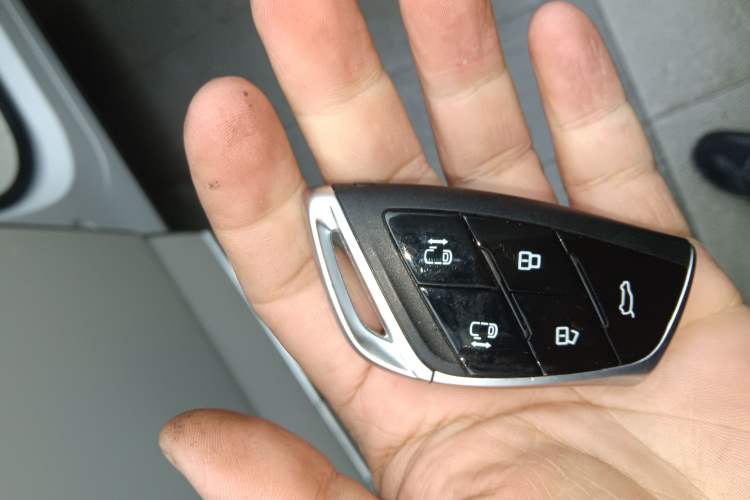 Used SAIC MAXUS G90 2022 2.0T Interstellar Seven-Seater