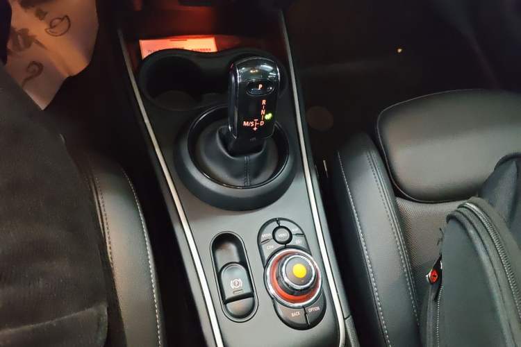 Used MINI Countryman 2022 1.5T COOPER ALL4 Connoisseur Gear Lever