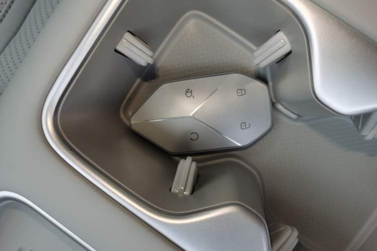 Used Formula Leopard Tai 7 2025 Model 190 km Four-Wheel Drive Ultra Edition