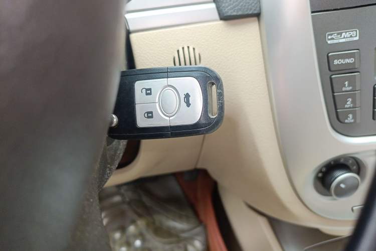 Used Buick Excelle 2013 1.5L Automatic Classic Model Vehicle Key