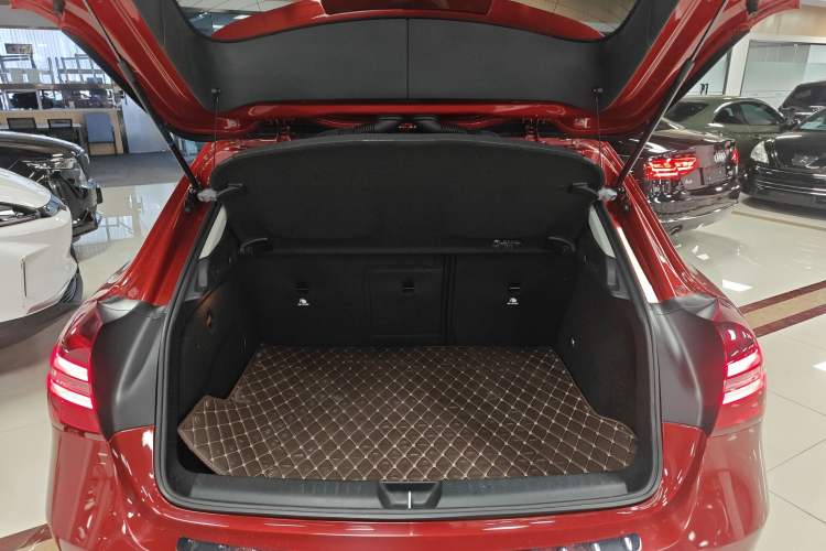 Used Mercedes-Benz GLA 2018 GLA 200 Fashion Model Trunk