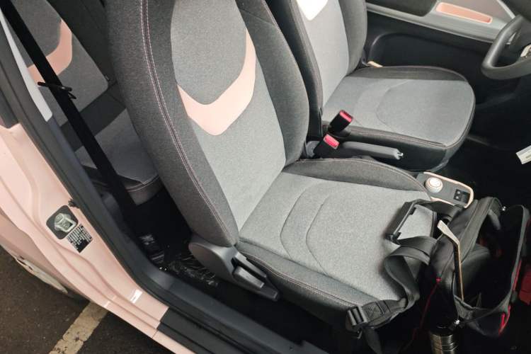 Used Chery QQ QQ Ice Cream 2022 170km Sundae Phosphate Lithium-Ion
