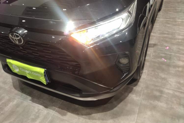 Used Toyota RAV4 2022 2.0L CVT Two-Wheel Drive Fashion Edition