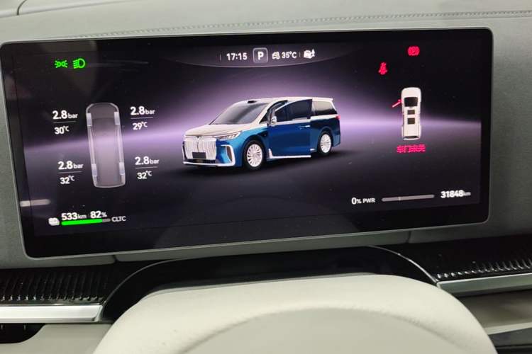 Used VOYAH Dream 2025 EV Four-Wheel-Drive Flagship Qiankun Version