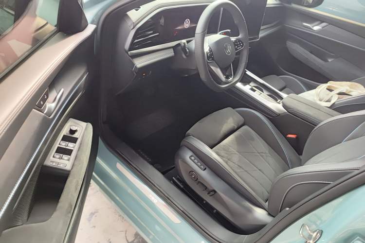 Used Volkswagen Passat 2025 Pro 380TSI Starry Dragon Luxury Edition Driver Seat