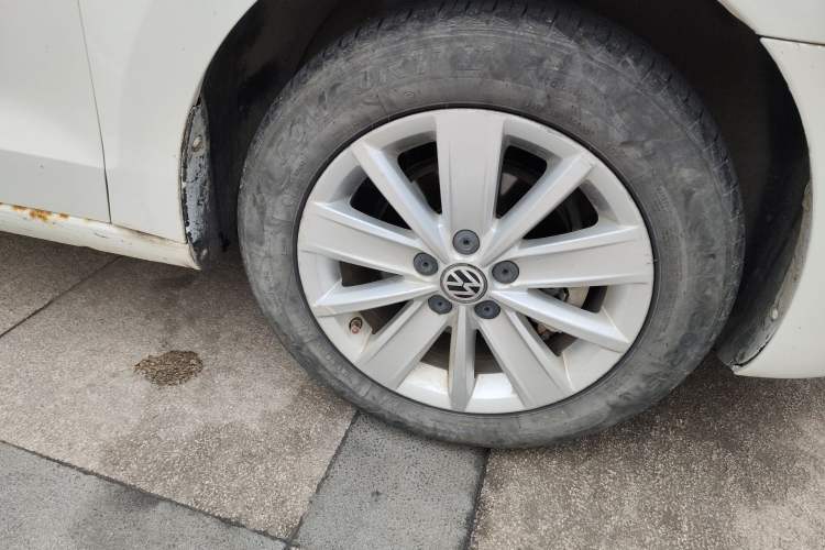 Used Volkswagen Jetta 2015 1.4L Manual Comfort Model
