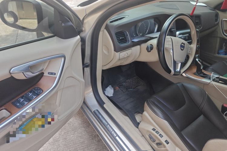 Used Volvo S60 2016 S60L T5 Smart Upgrade Edition
